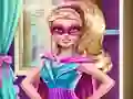 Superhero Doll Closet เกมออนไลน์