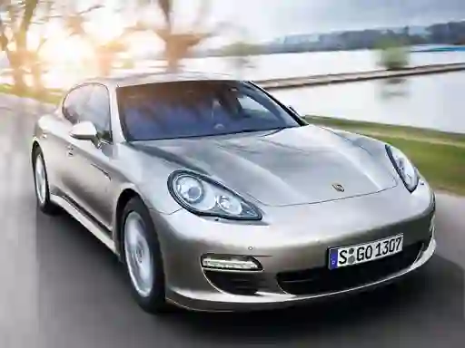 Porsche Panamera Puzzle เกมออนไลน์